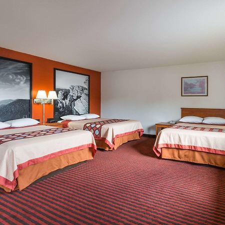 Hotel Super 8 By Wyndham Dumfries/Quantico Extérieur photo