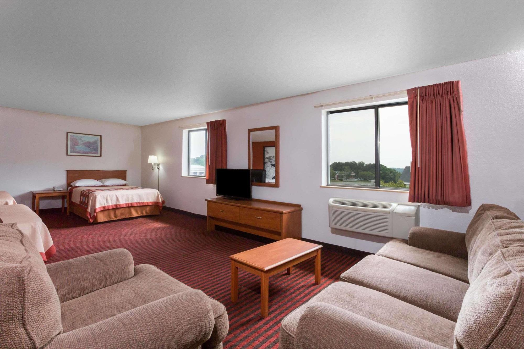 Hotel Super 8 By Wyndham Dumfries/Quantico Extérieur photo