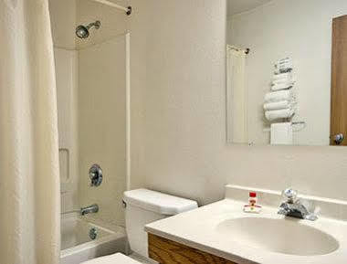 Hotel Super 8 By Wyndham Dumfries/Quantico Extérieur photo